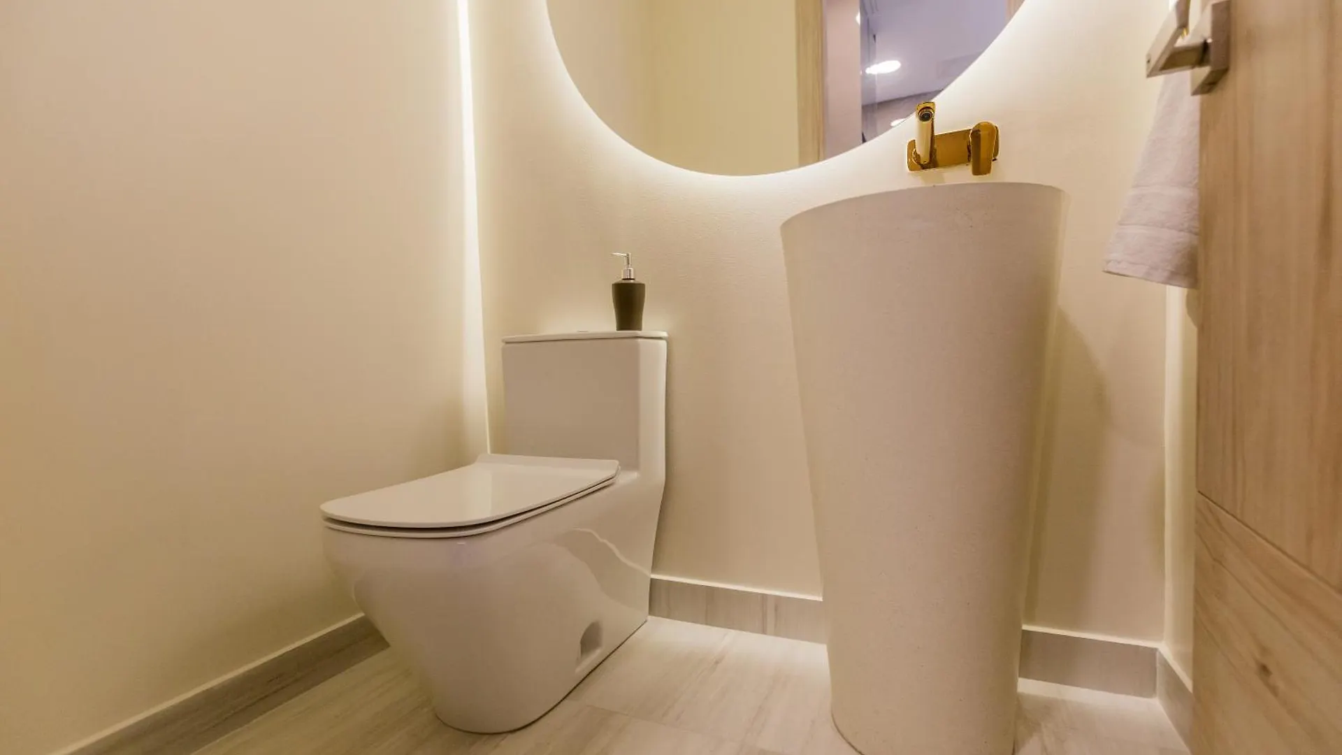 Le Parc Residence Deluxe Suite Quito 0*,  Ecuador